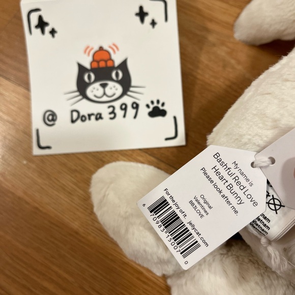 Jellycat Authentic Bashful Red Love Heart Bunny – Medium – Valentine’s Day Gift - Picture 5 of 5